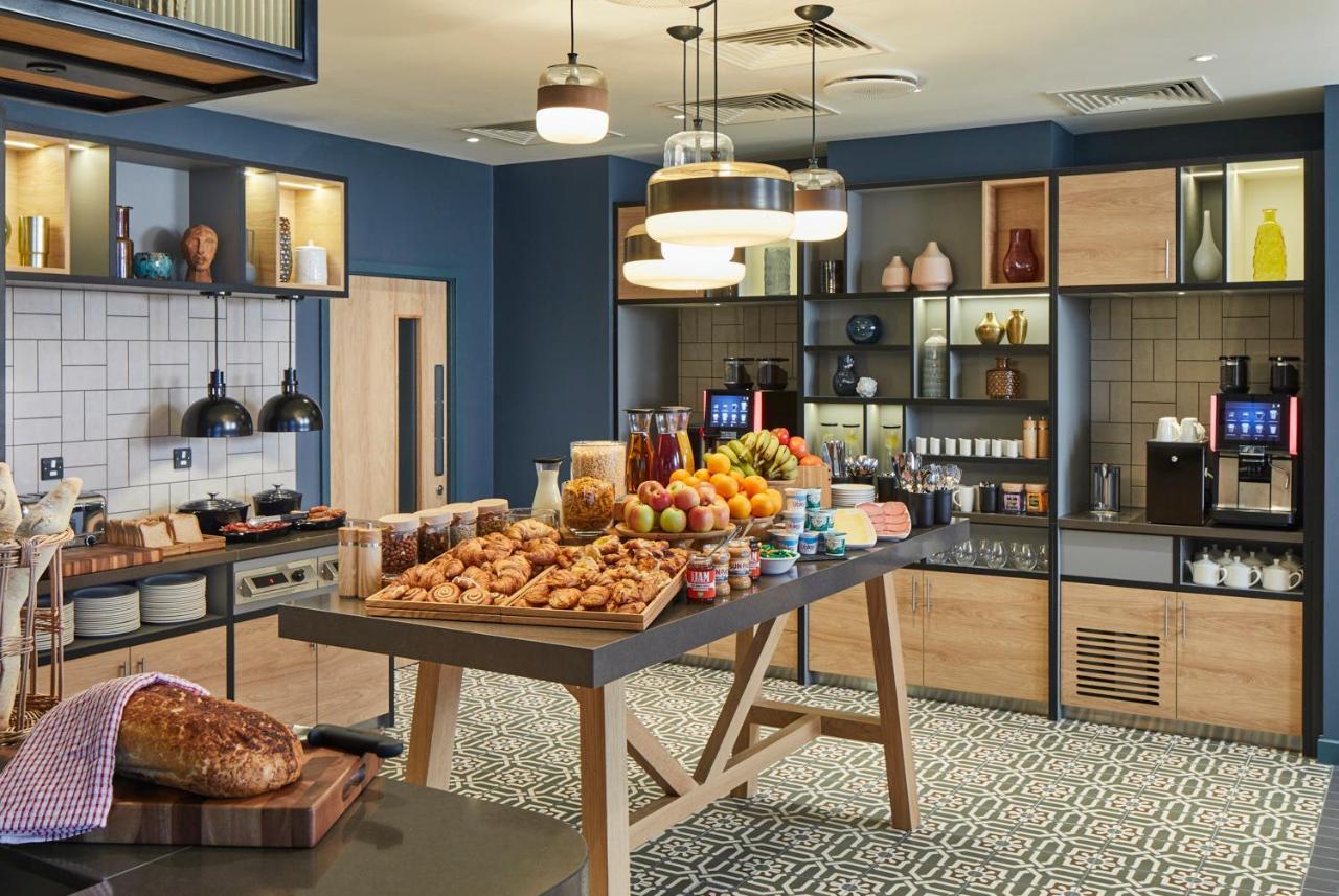 Residence Inn By Marriott Slough Bagian luar foto
