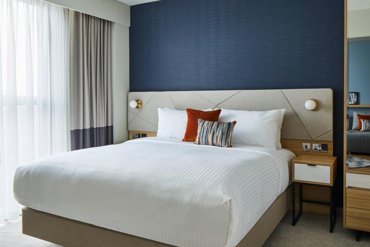 Residence Inn By Marriott Slough Bagian luar foto