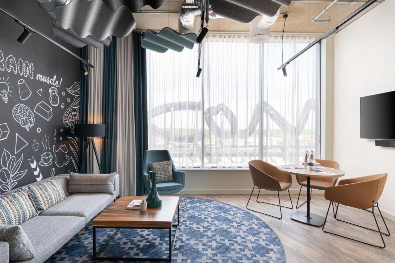 Residence Inn By Marriott Slough Bagian luar foto