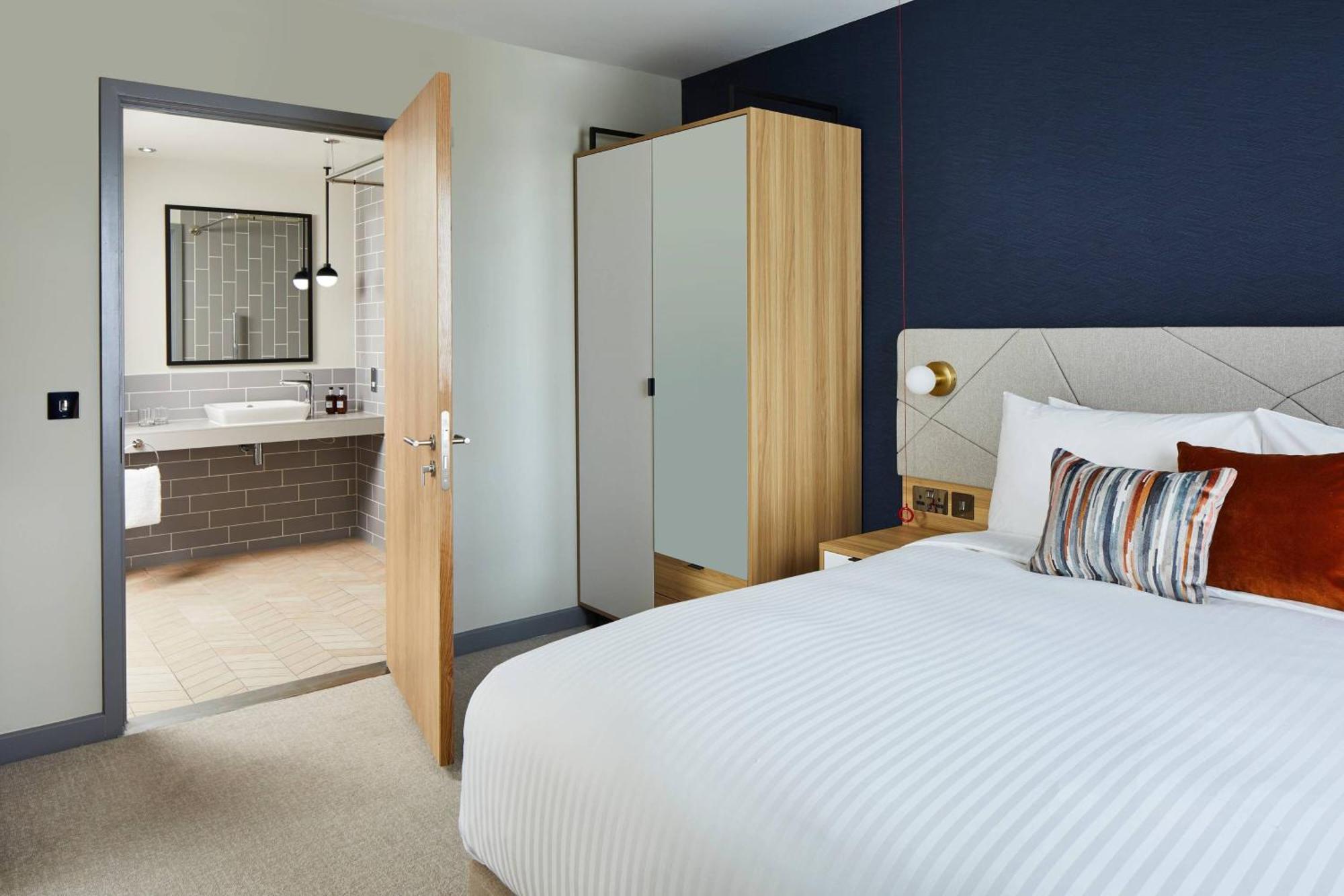 Residence Inn By Marriott Slough Bagian luar foto