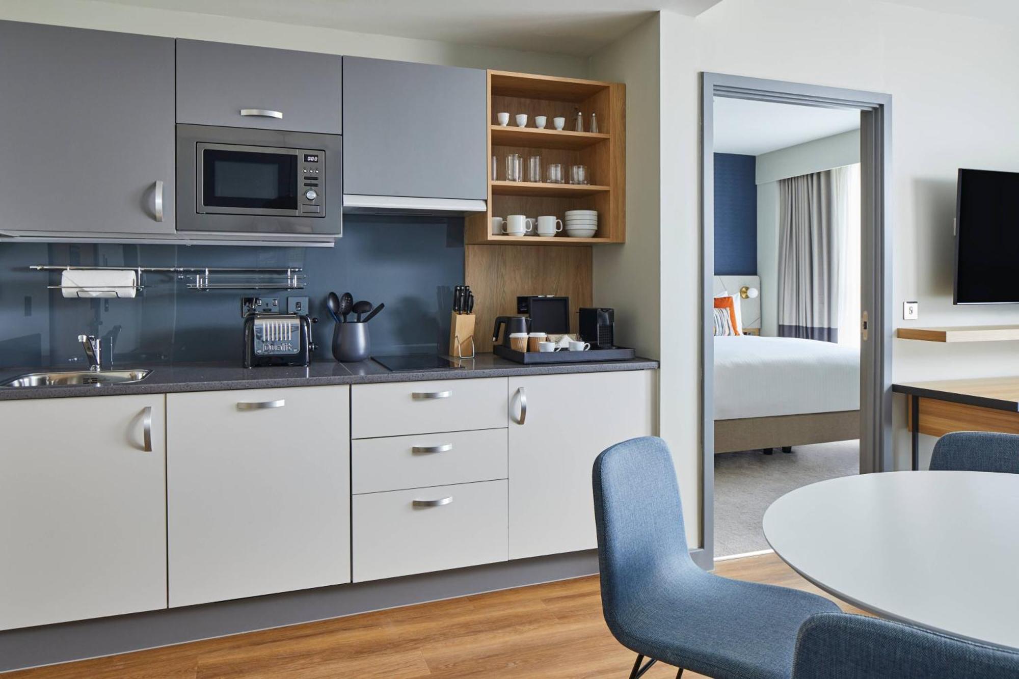 Residence Inn By Marriott Slough Bagian luar foto